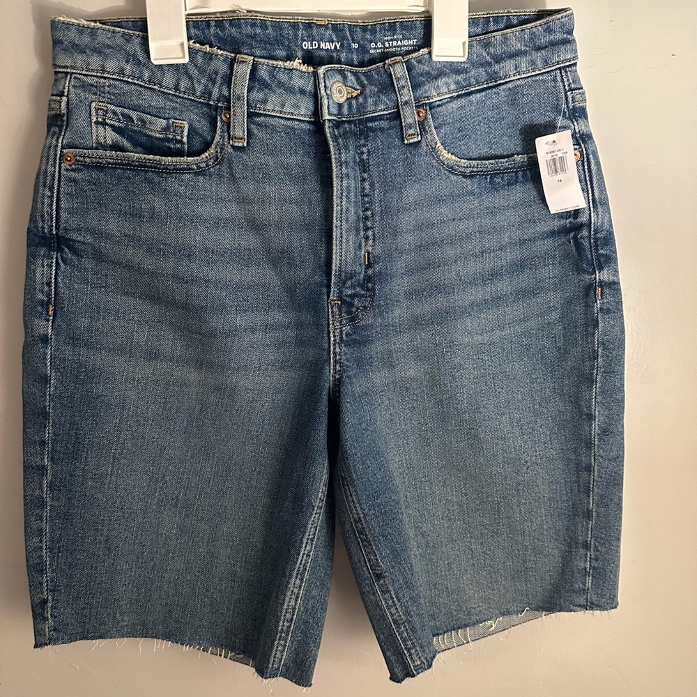 High-Waisted O.G. Straight Cut-Off Jean Shorts for Women -- 9-inch inseam sz 10
